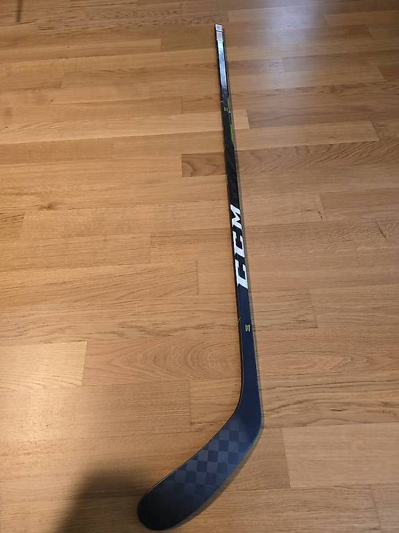 Bastoni & Pale: Eishockeystock CCM Ribcor Trigger 3D Links – Usato da Wil SG venduto da Niike1