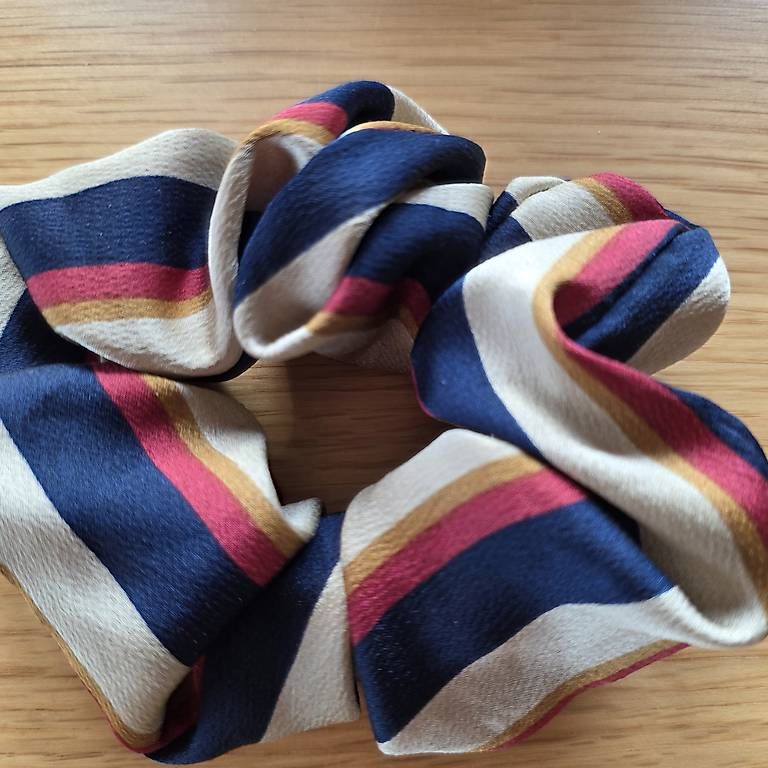 Haarschmuck: Haarscrunchie, Haargummi – Gebraucht aus Reichenbach i. K. von likki07 2