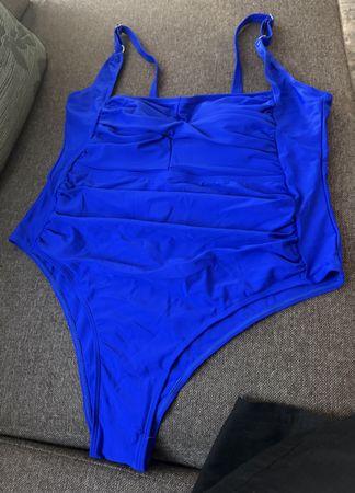 Badekleid NEU