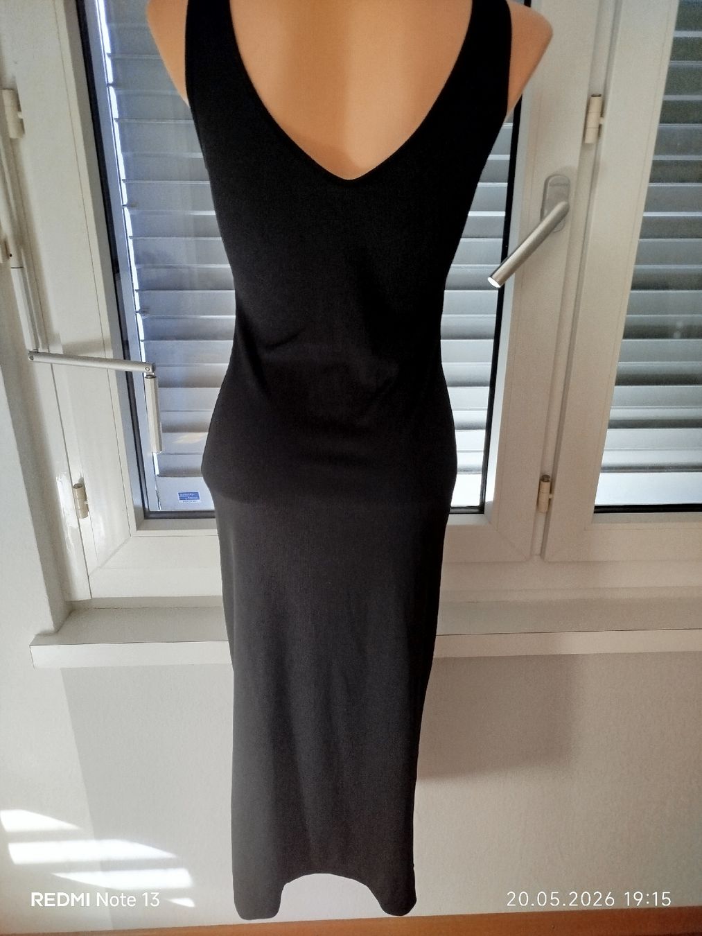 Lotti di vestiti: Elastisches Kleid-Set mit Sweatshirt, Größe S  – Nuovo e nell'imballaggio originale da Wauwil venduto da Sanczeza 3