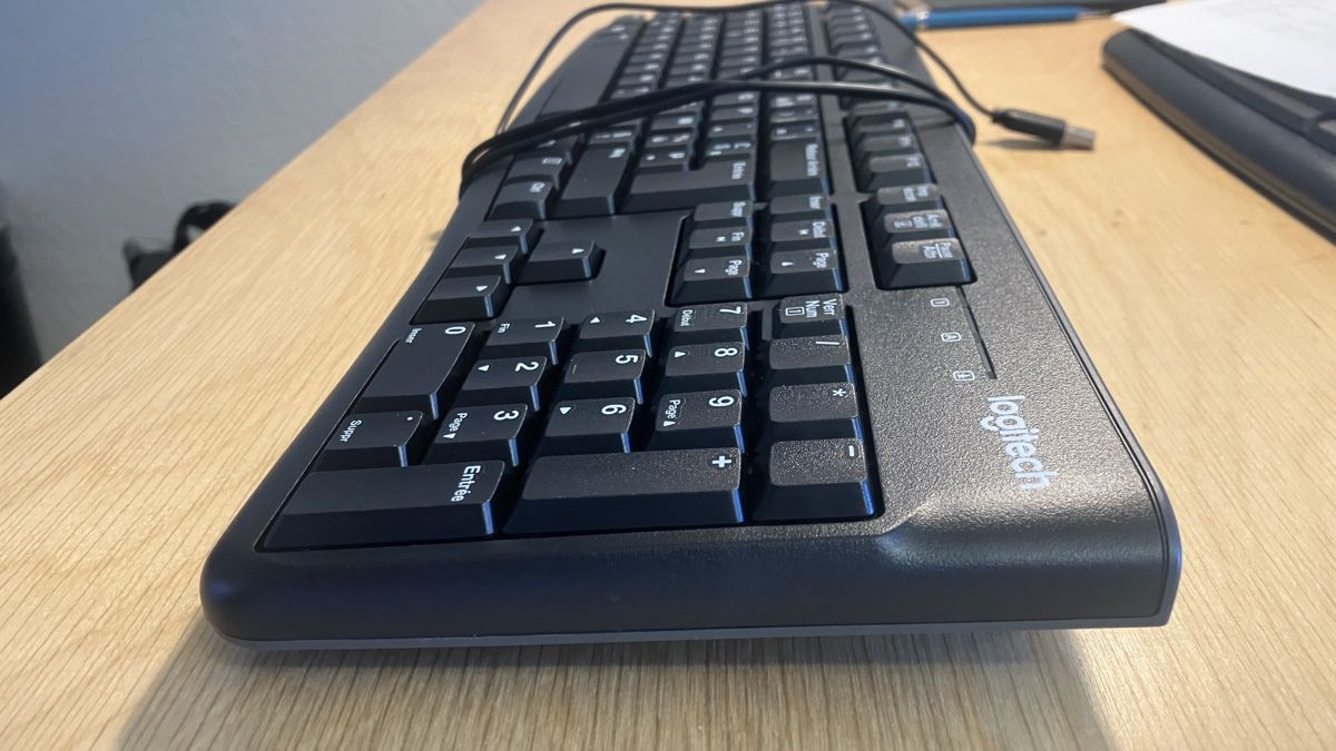 Logitech Tastaturen: Tastatur Logitech FR – Neu (gemäss Beschreibung) aus Zürich von cg1851 1