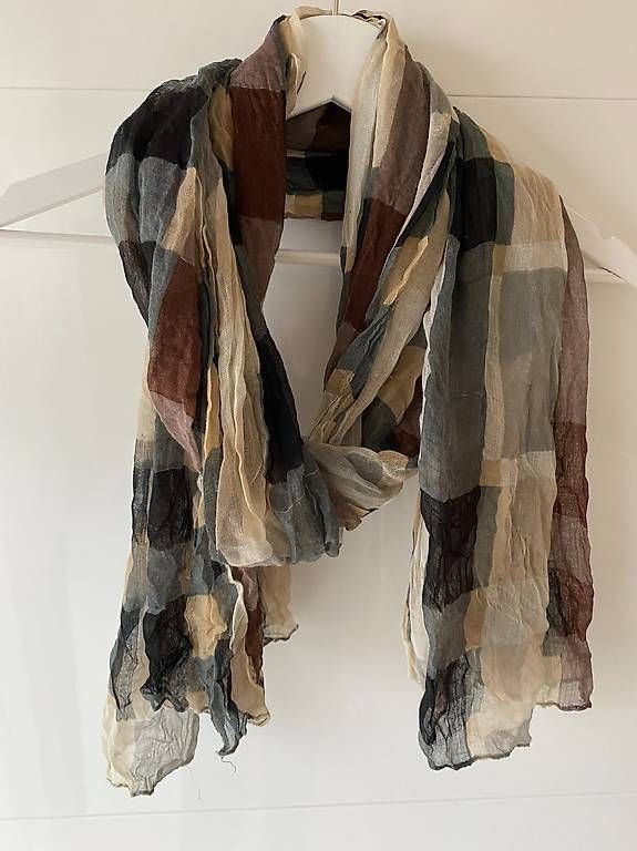Foulards, Tücher & Schals: Schals, Halstücher, Damen III – Gebraucht aus Zürich von nad_7gzh 1