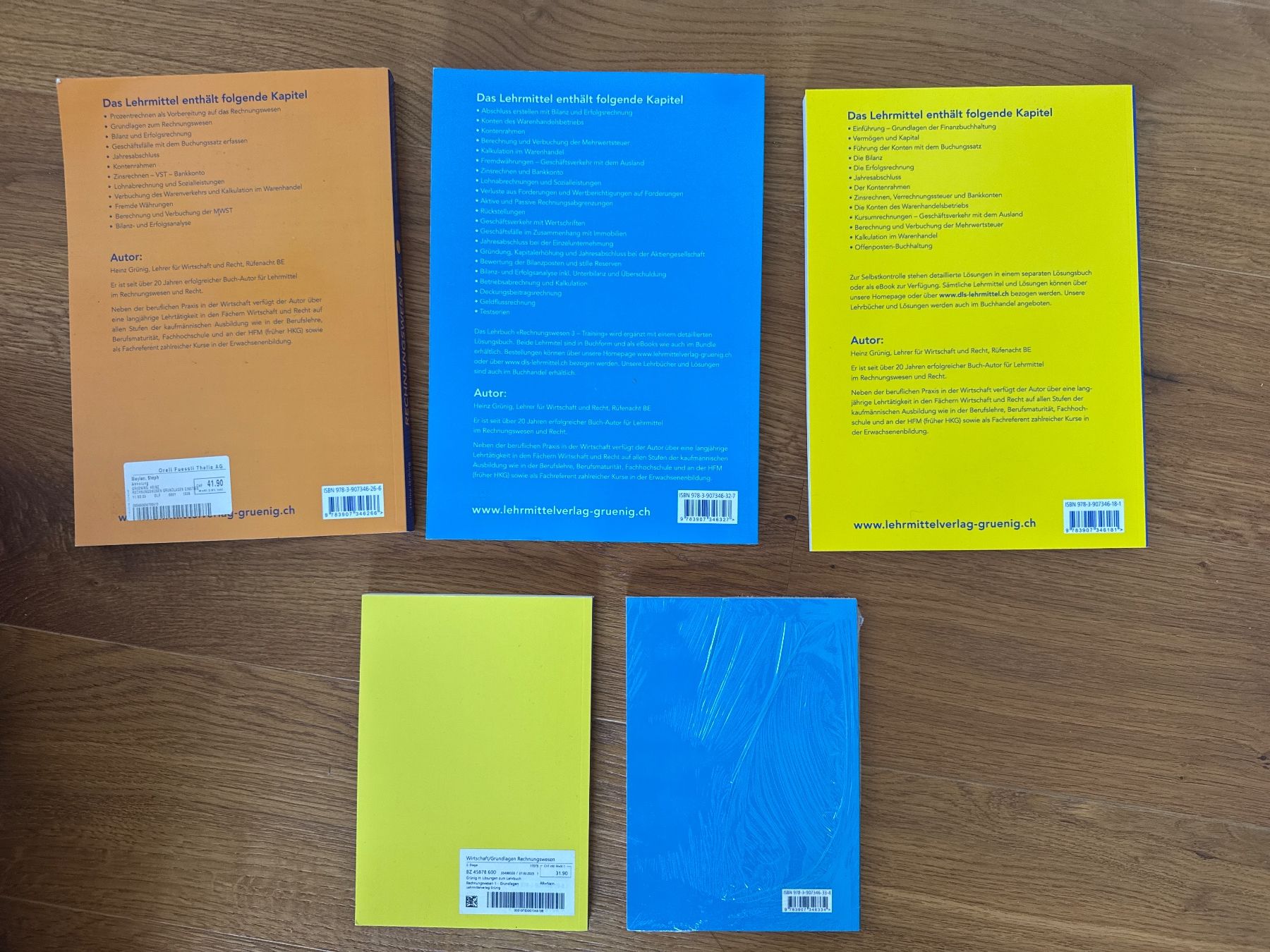 Bücher: Rechnungswesen KV/WR-Gymi – Neu und originalverpackt aus Bonstetten von sme_xv8v 3