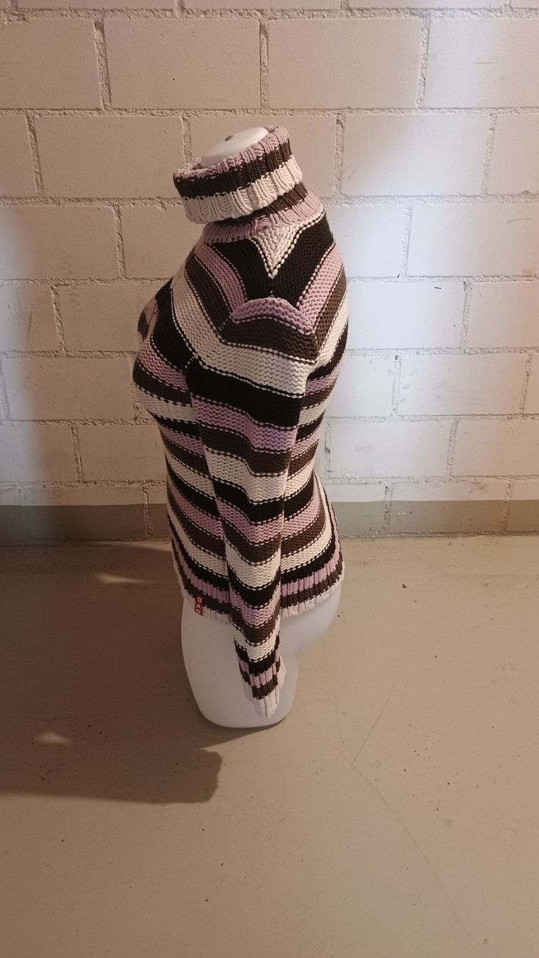 Maglioni & Felpe: Pullover rosa/schwarz/weiss Gr. 38 – Usato da Rothrist venduto da GIWALD 3