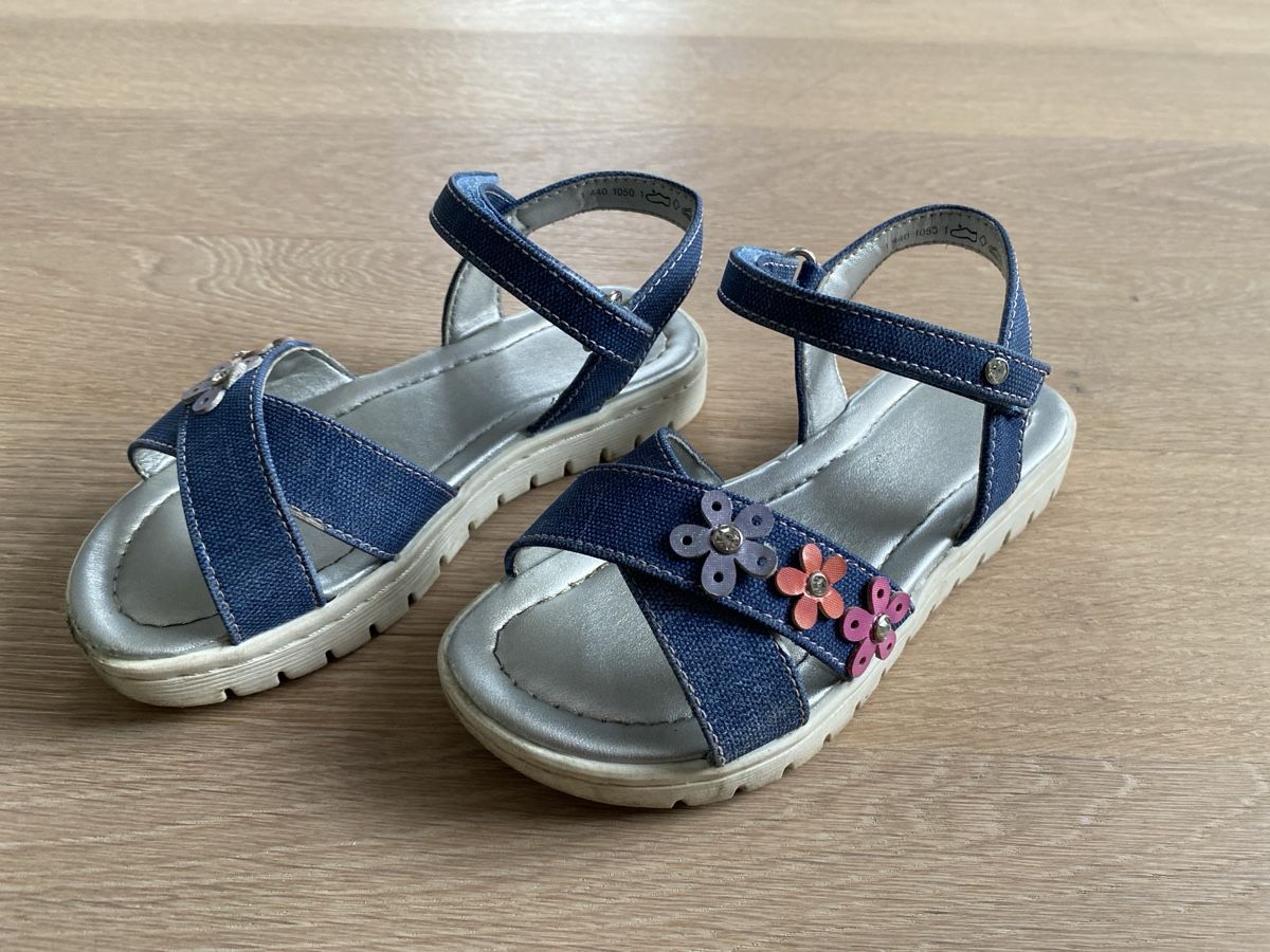 Scarpe per ragazze: Sandalen - Gr. 27 – Usato da Hergiswil NW venduto da mar_js5v