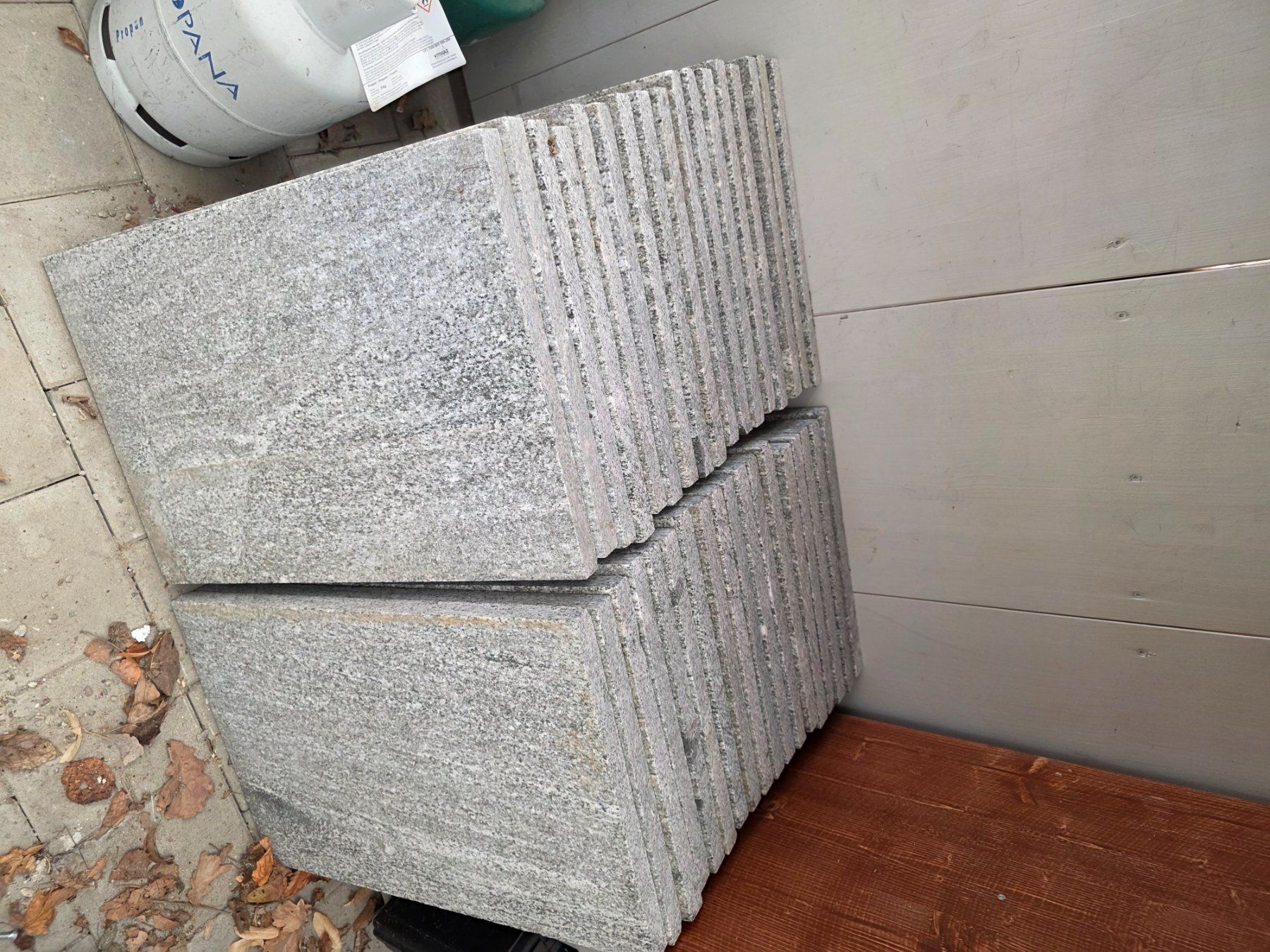 Revêtements de sol: Naturstein Gartenplatten – D'occasion à Uster par naede01
