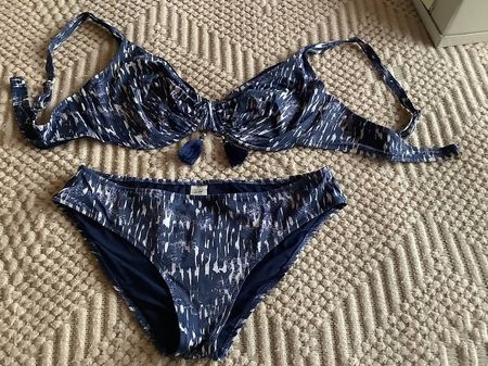 Neuw. Bikini für grosse Oberweite Gr. 44