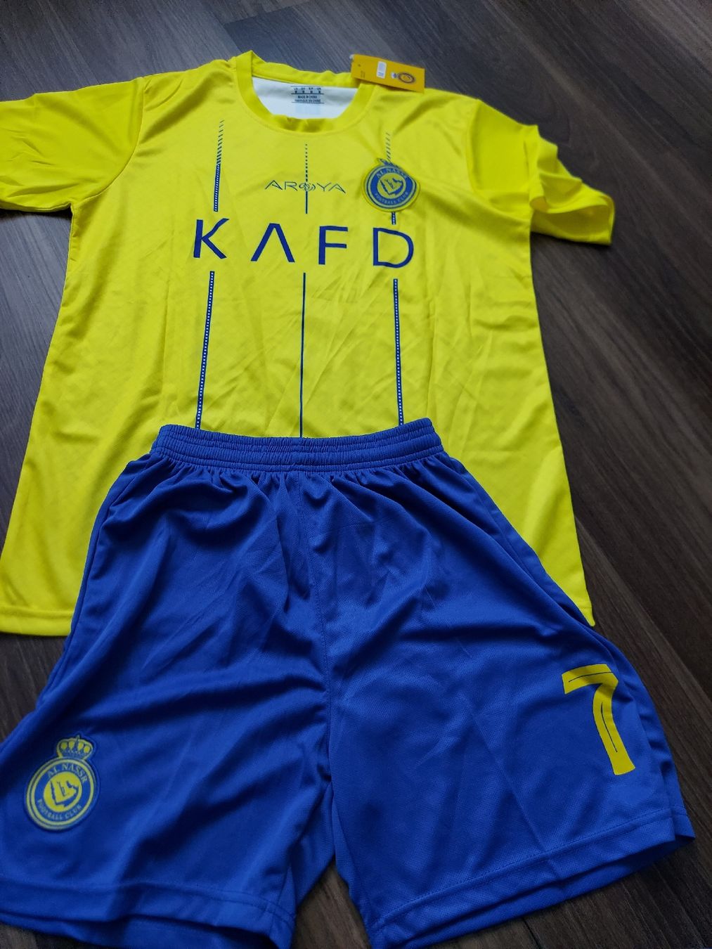 Canottiere & Pantaloni: Fussballtrikot mit Hose Ronaldo 7 Grösse M NEU – Nuovo (secondo la descrizione) da Altishofen venduto da tammy05 2