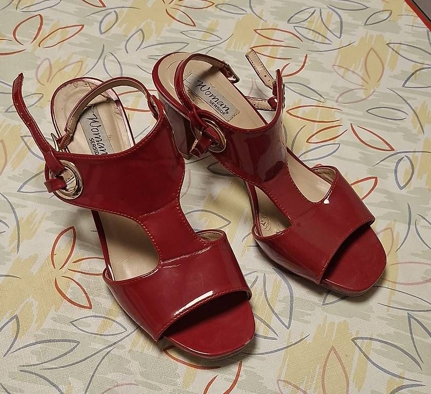 Damenschuhe: Chaussures très bon état  – Neu und originalverpackt aus Martigny von Pict6 1