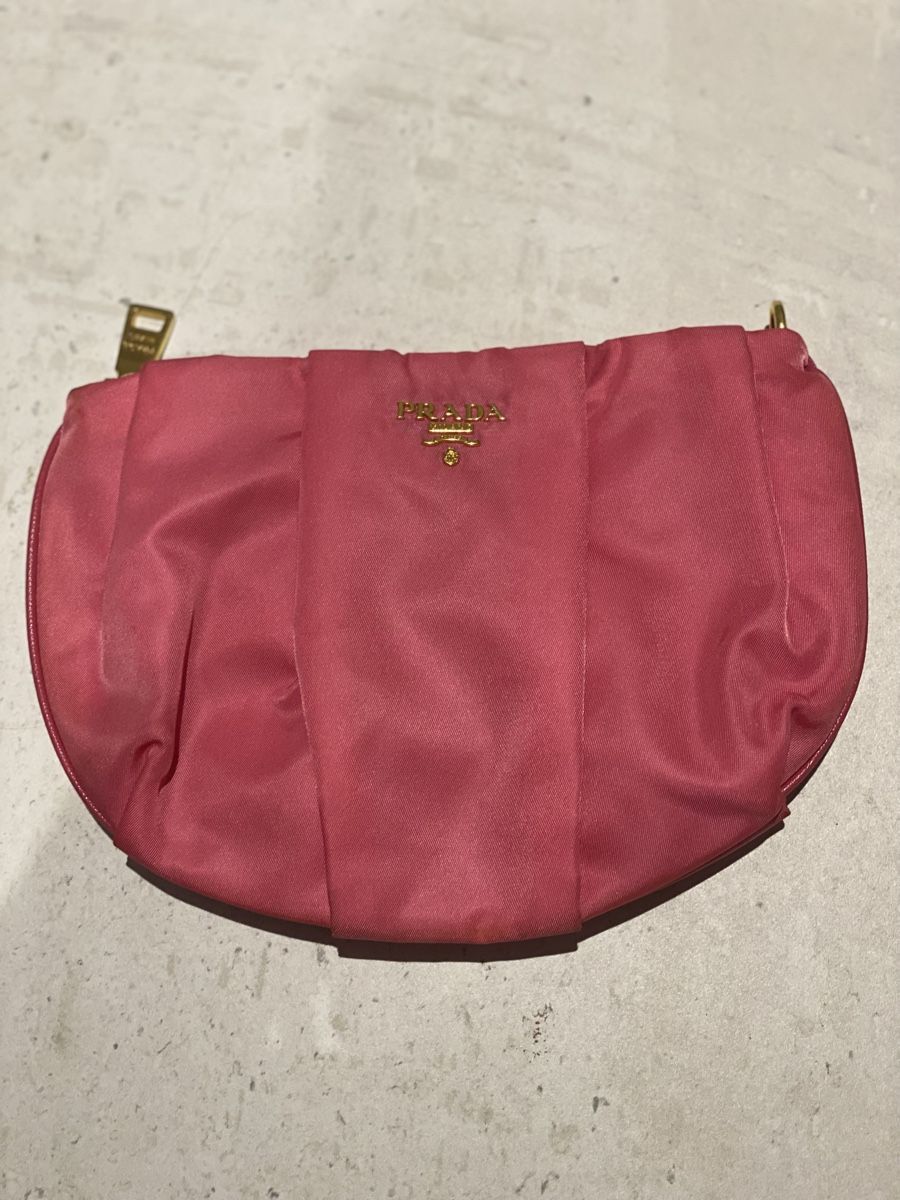 Prada Custodie per cosmetici: Prada Kosmetiktasche in Pink – Usato da Affoltern am Albis venduto da Vsyra