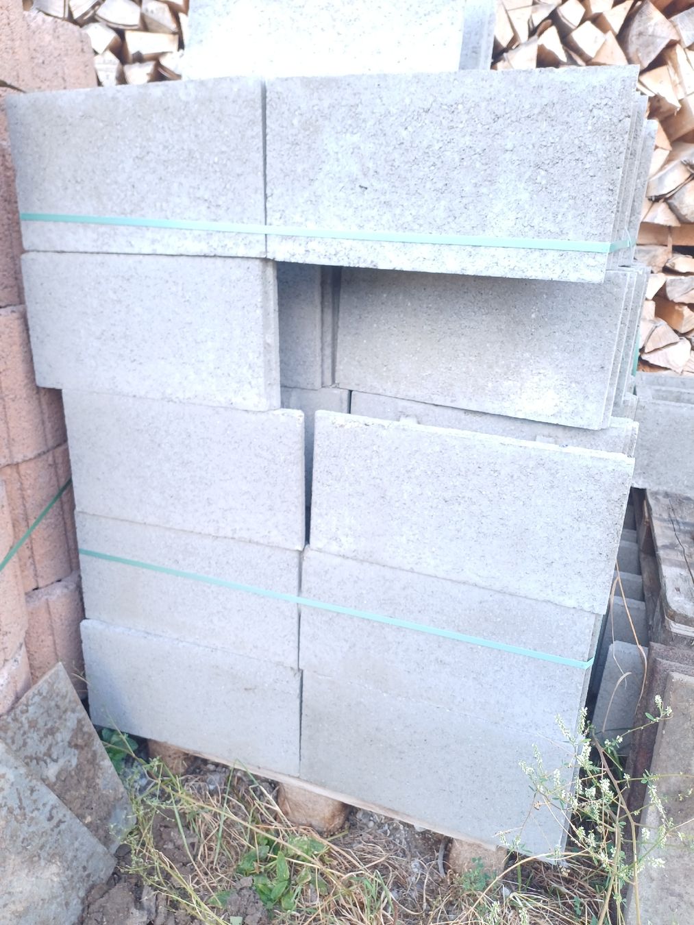 Pierres & tuiles: Betonsteine – Neuf (Voir description) à Uebeschi par MINUSCH2411 1