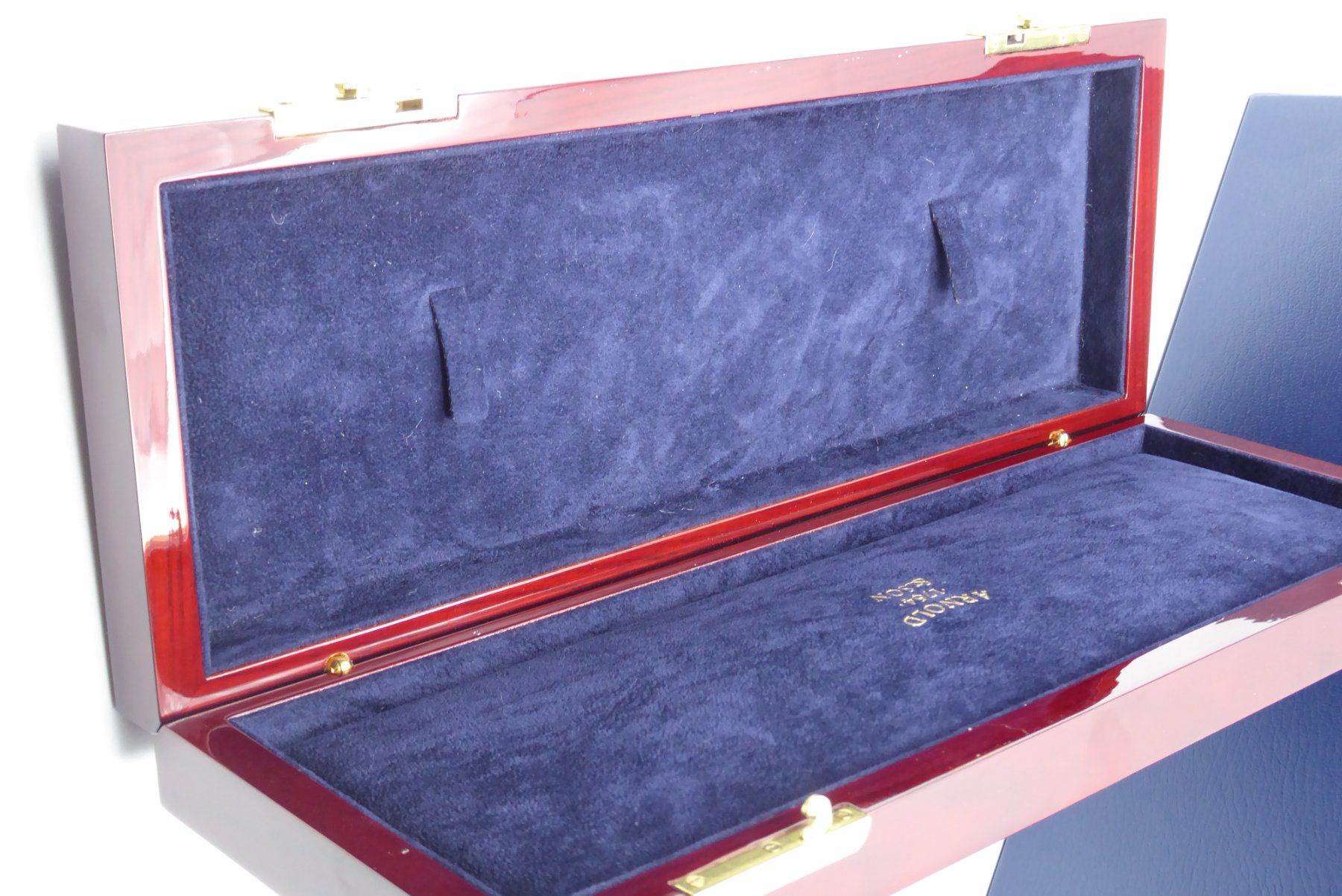 Uhrenboxen: Arnold & Son box for watch – Gebraucht aus Geneve von adr_xk6n 6