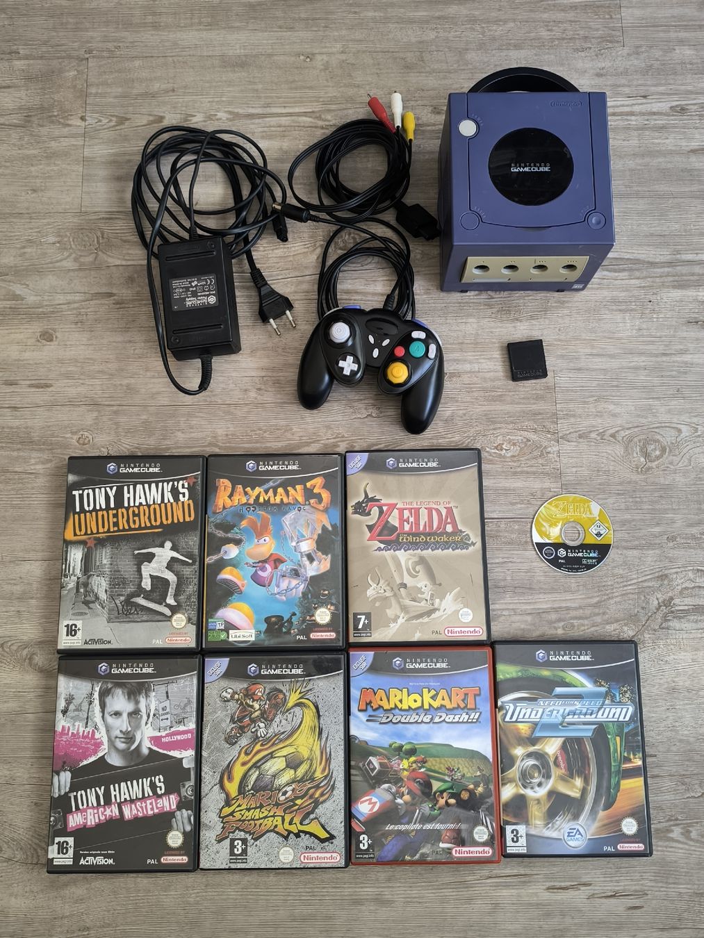 Nintendo Console: Nintendo GameCube Bundle with 8 Games and Controller – Usato da Zürich venduto da max_h