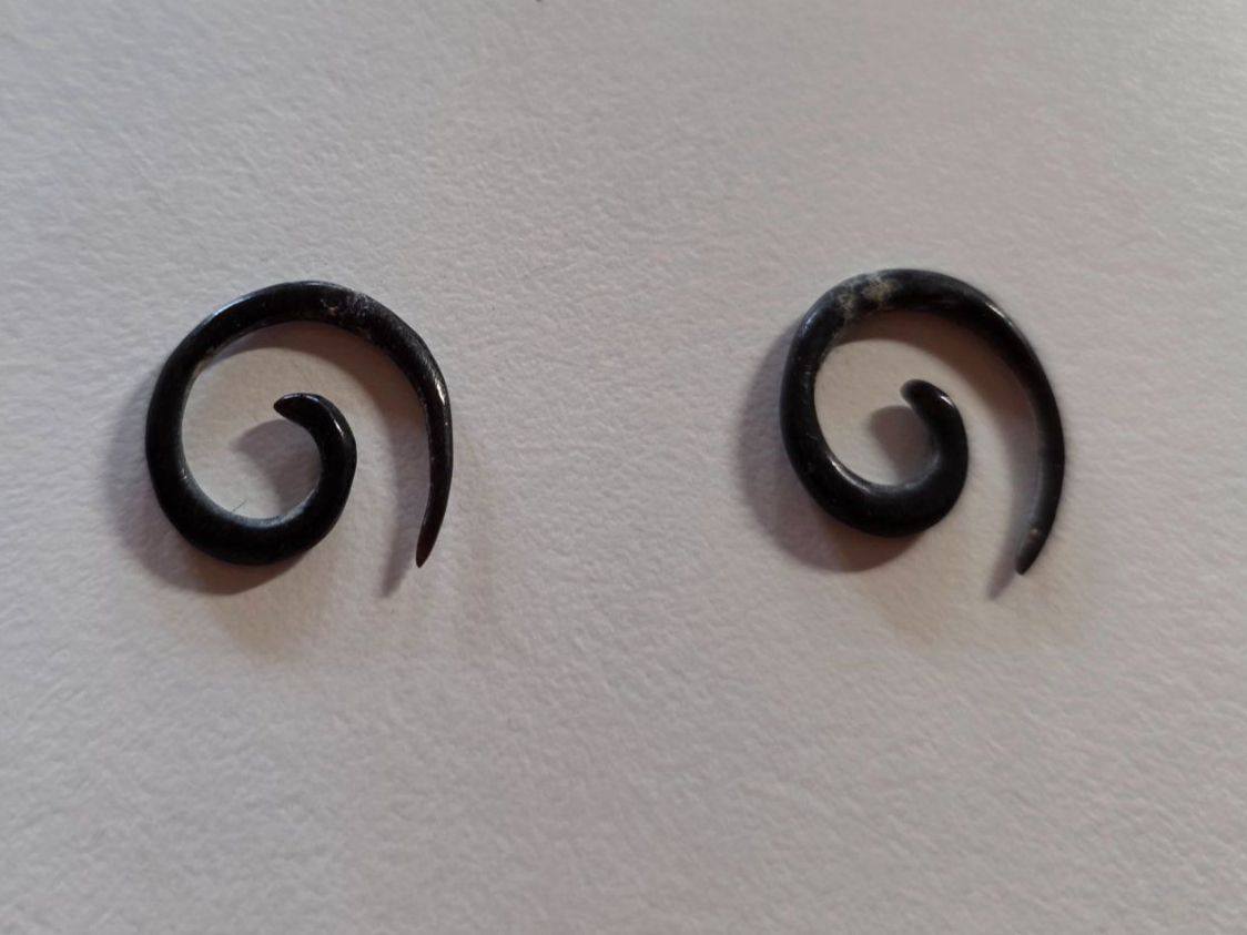 Orecchini pendenti & Orecchini a lobo: Ohr Ringe Ohr Stecker Ohrringe 2 cm – Usato da Walterswil BE venduto da Lonitti 1