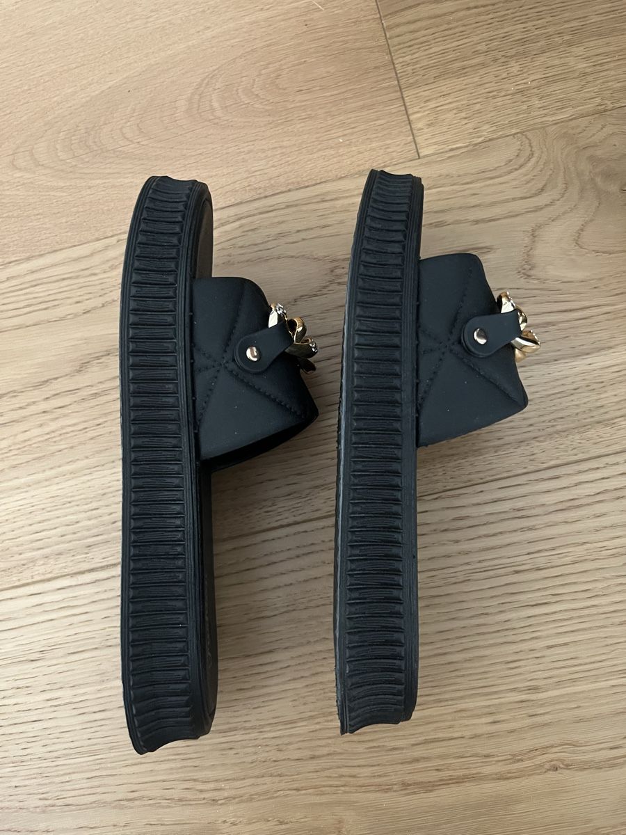 Scarpe da donna: Slippers schwarz Grösse 40 – Usato da Emmen venduto da lor_dk57 1