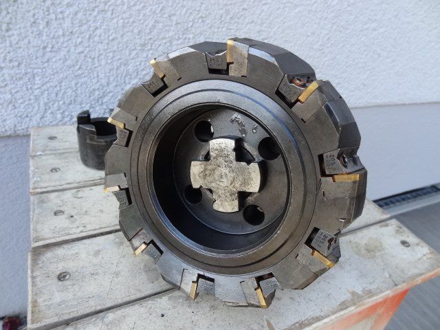 Tutti gli attrezzi: Fräskopf mit HM-Wendeplatten , Durchmesser 160mm – Usato da Pfäffikon ZH venduto da mamapa 2