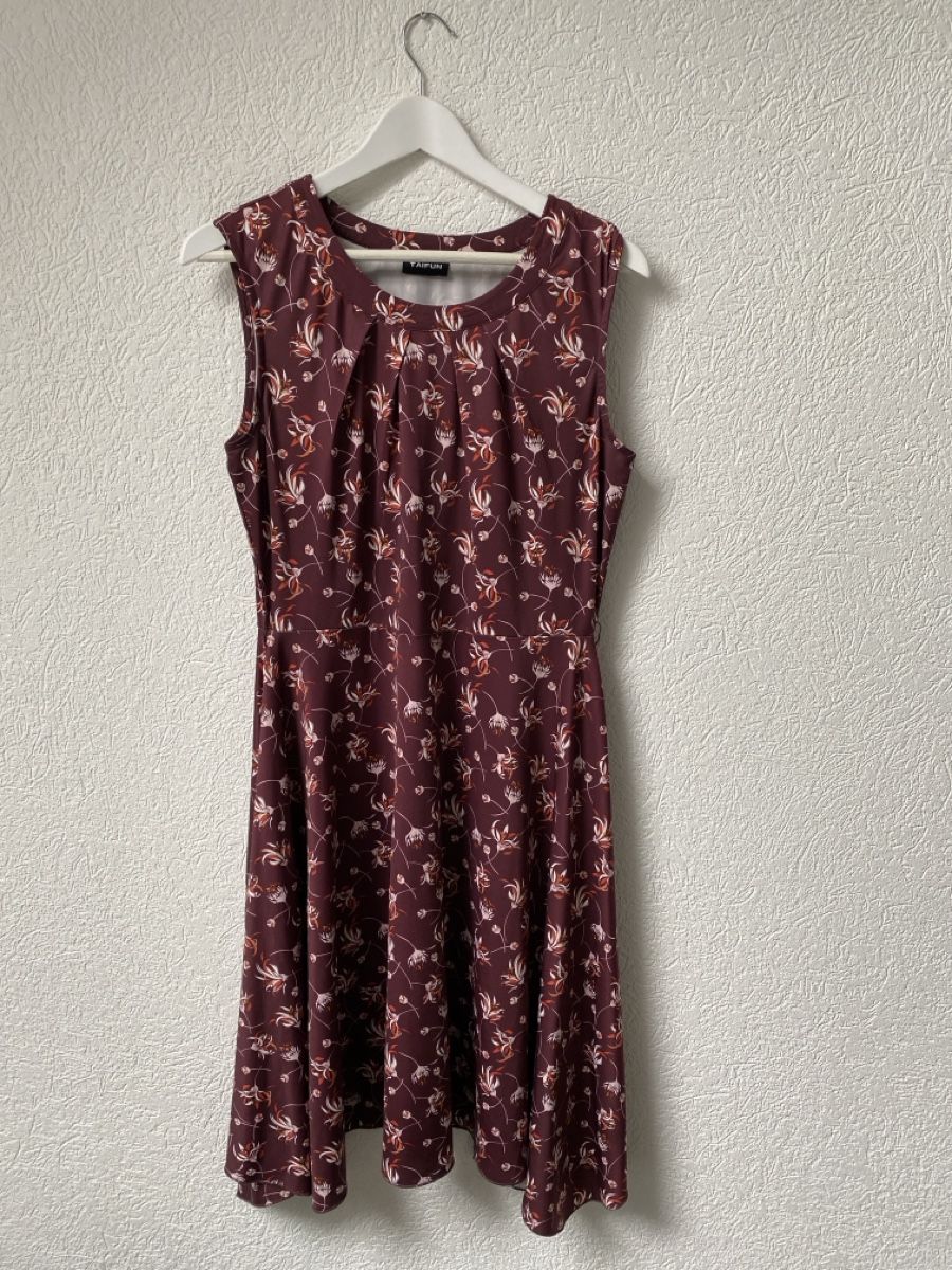 Taifun Kleider: Taifun Kleid mit Blumenmuster, ca. 40 mit Elastan – Gebraucht aus Homberg b. Thun von Homata