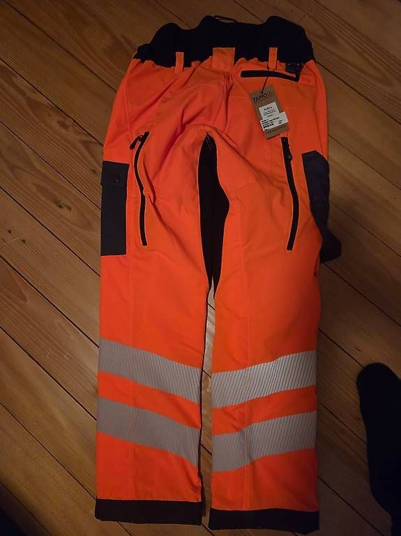 Hosen: Tapio Protect Schnittschutzhosen Neu – Gebraucht aus Spiez von lor_8vsd 2