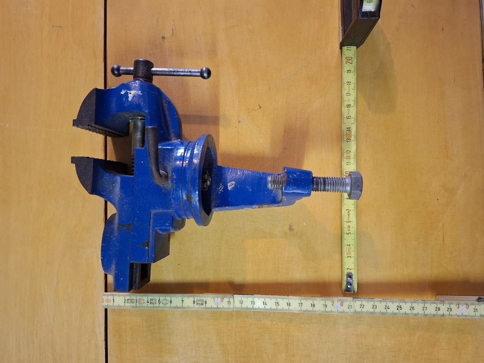 Alle Werkzeuge: Schraubstock klein. – Gebraucht aus Hunzenschwil von Hardrock6