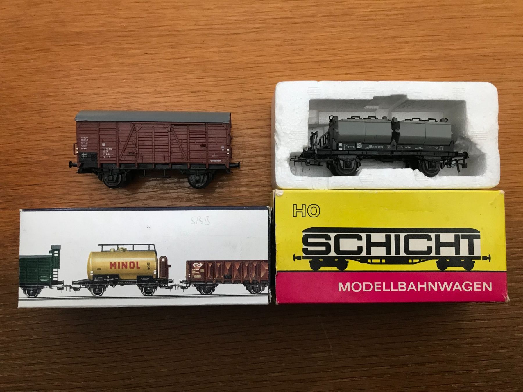 Piko Modellini di ferrovie: 2x Piko/Schicht DR Güterwagen – Usato da Luzern venduto da mey_s13