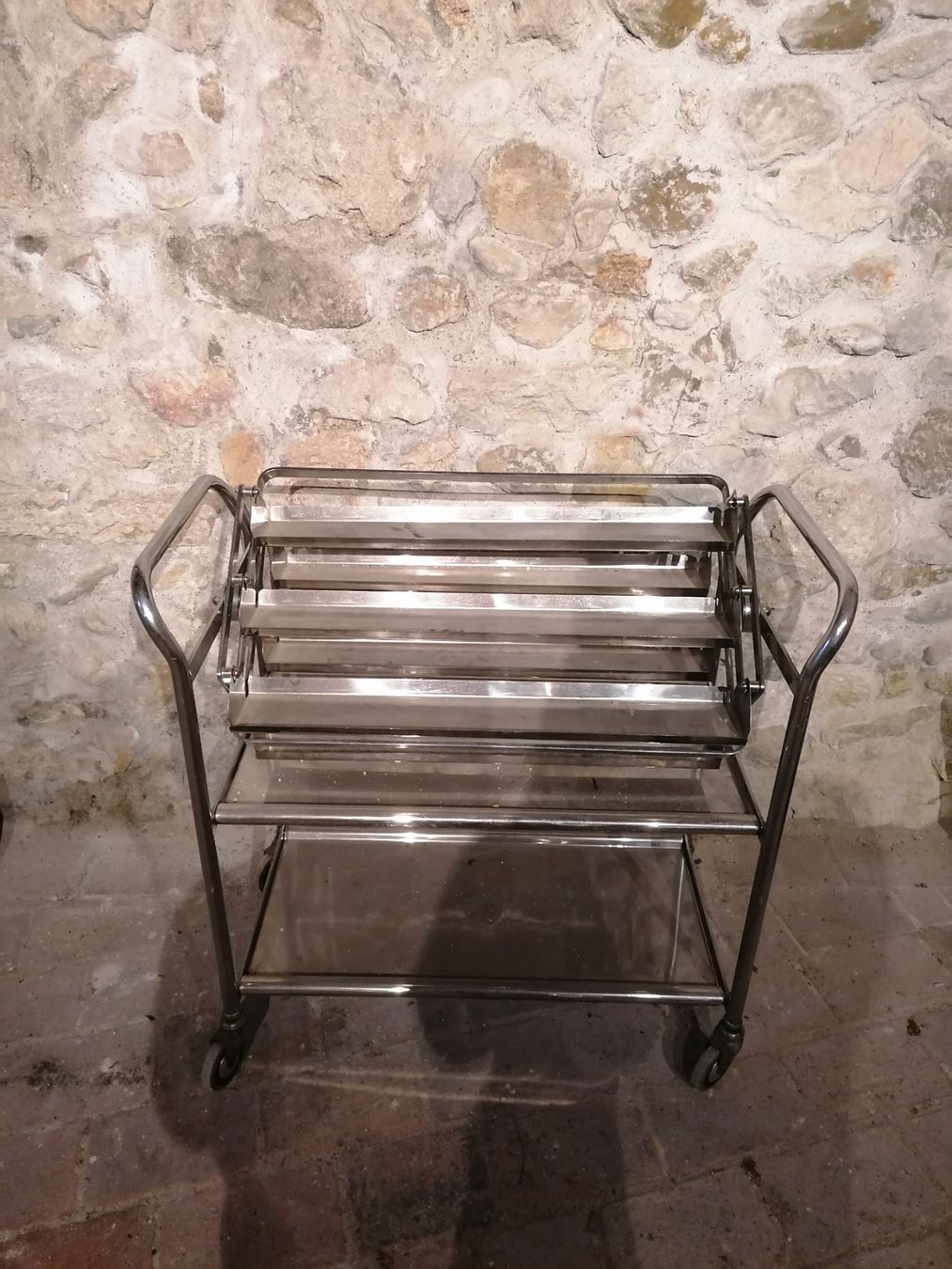 Carrelli di servizio: Servierwagen / Dessert / Vintage – Usato da Erlach venduto da MeHome77
