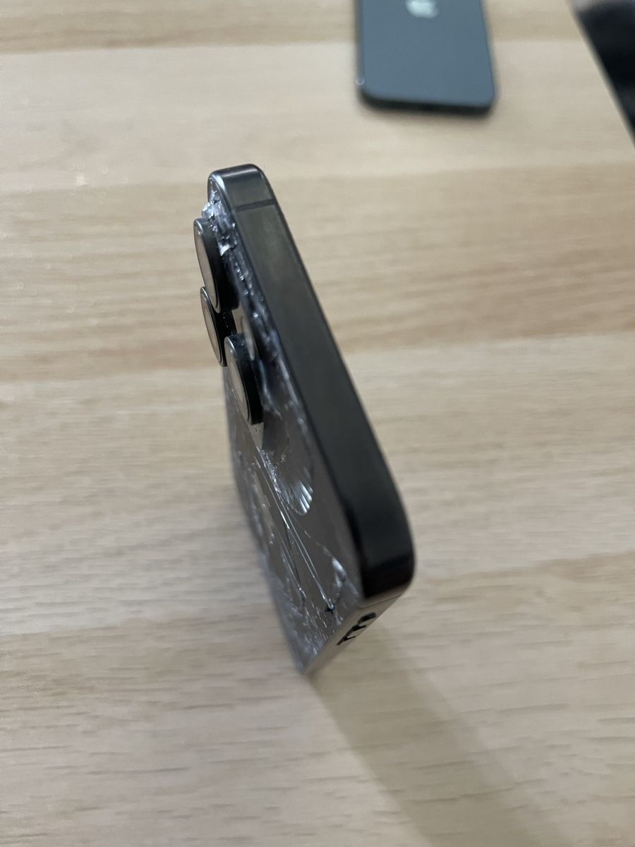 Apple Handys / Smartphones: IPhone 15 pro Max iCloud  – Defekt aus Biel/Bienne von ham_wf9n 3