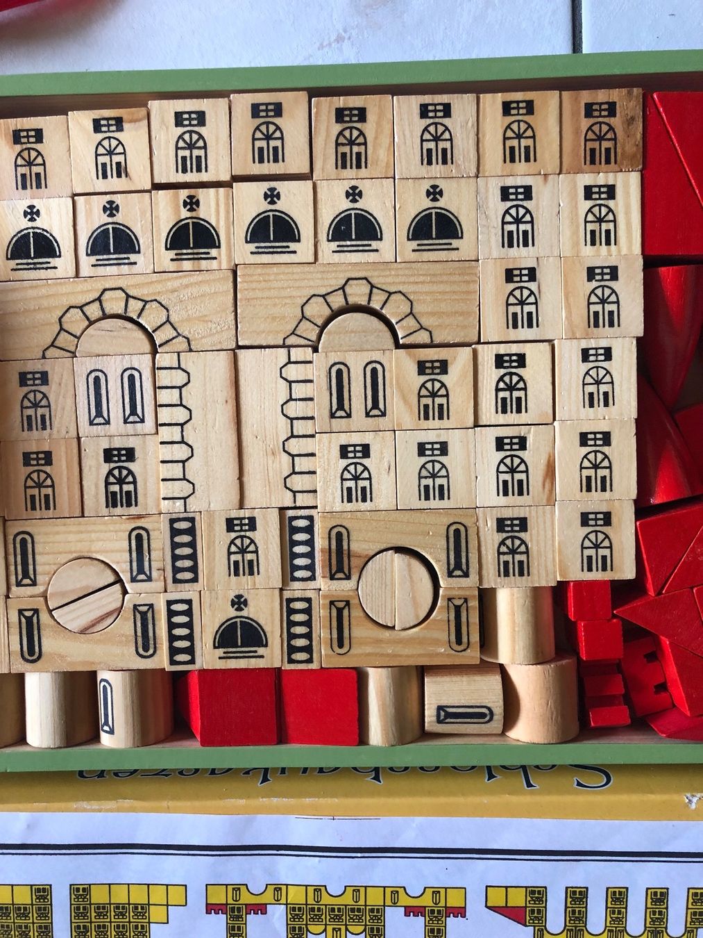 Giocattoli: Schlossbaukasten, Spielzeugset 3-teilig, – Usato da Hallwil venduto da Zoeizy 3