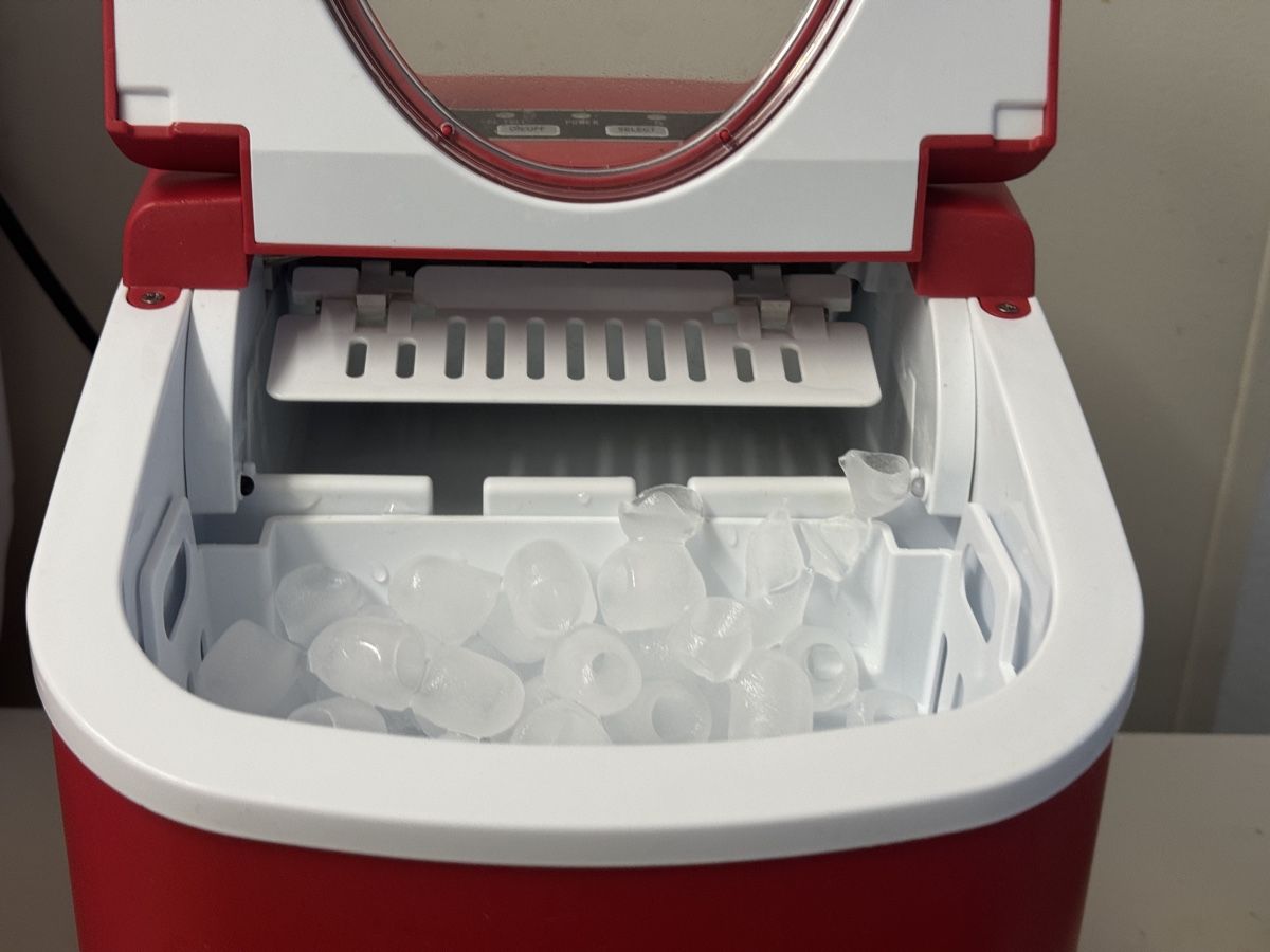 Appareils de cuisine: ELEGO ice maker red good condition – D'occasion à Neuchâtel par yan_lq56 1