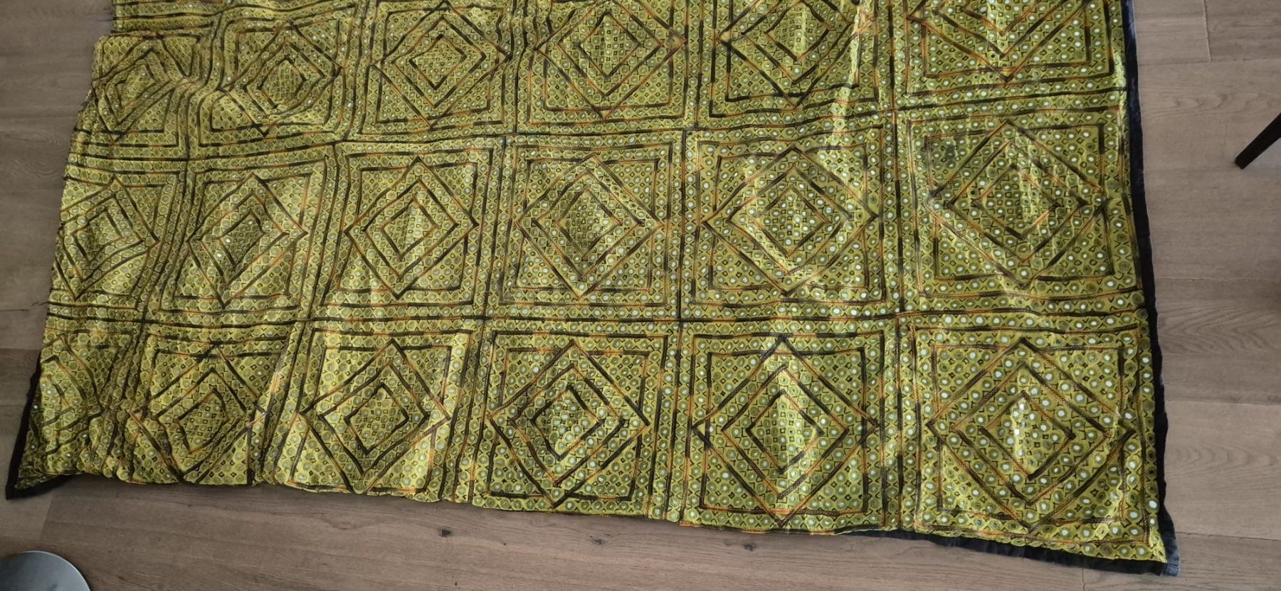 Teppiche: Tapis brodé avec petits miroirs (shisha) – Gebraucht aus La Neuveville von ste_rk86 1