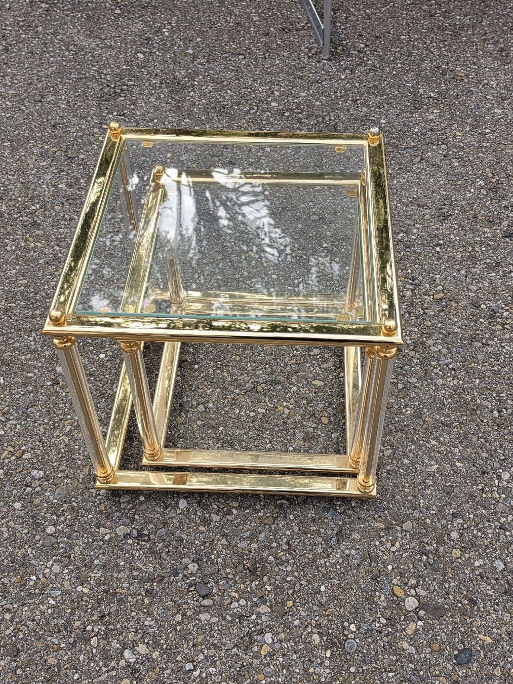 Set de table et chaises: Beistelltische Messing Glas 2er Set – D'occasion à Mettlen par elios0888 2