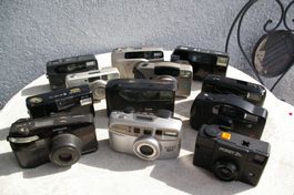 30 defekte Fotokameras (verschiedene Marken)