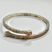 Bracelet ancien berbère en métal argenté, ornement ethnique