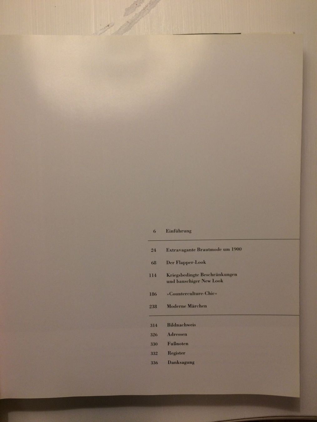 Libri: Buch "Braut-Couture" Geschichte des Brautkleides – Usato da Basel venduto da ros_xyp8 4