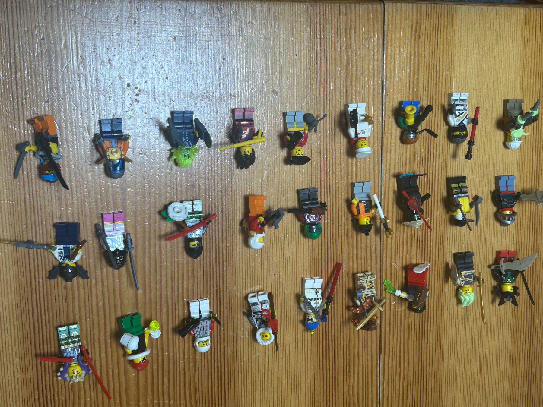 Lego Giocattoli: 27 verschiedene Lego Personen – Usato da Volketswil venduto da Daniel68ernst