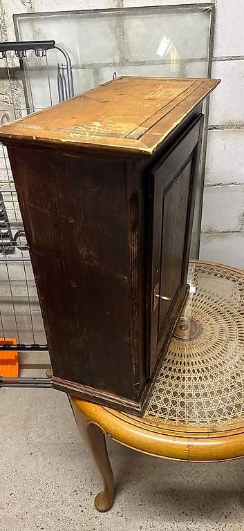 Armadi: Medizinschrank – Usato da Matten(St.Stephan) venduto da ren_r8tw 4