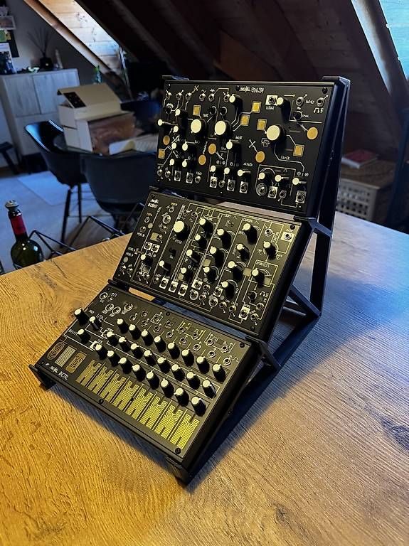 Musikinstrumente: Make Noise Bundle (0-Coast, Strega, 0-CTRL) inkl. Stand – Neu und originalverpackt aus Knonau von CEPPIGATTI