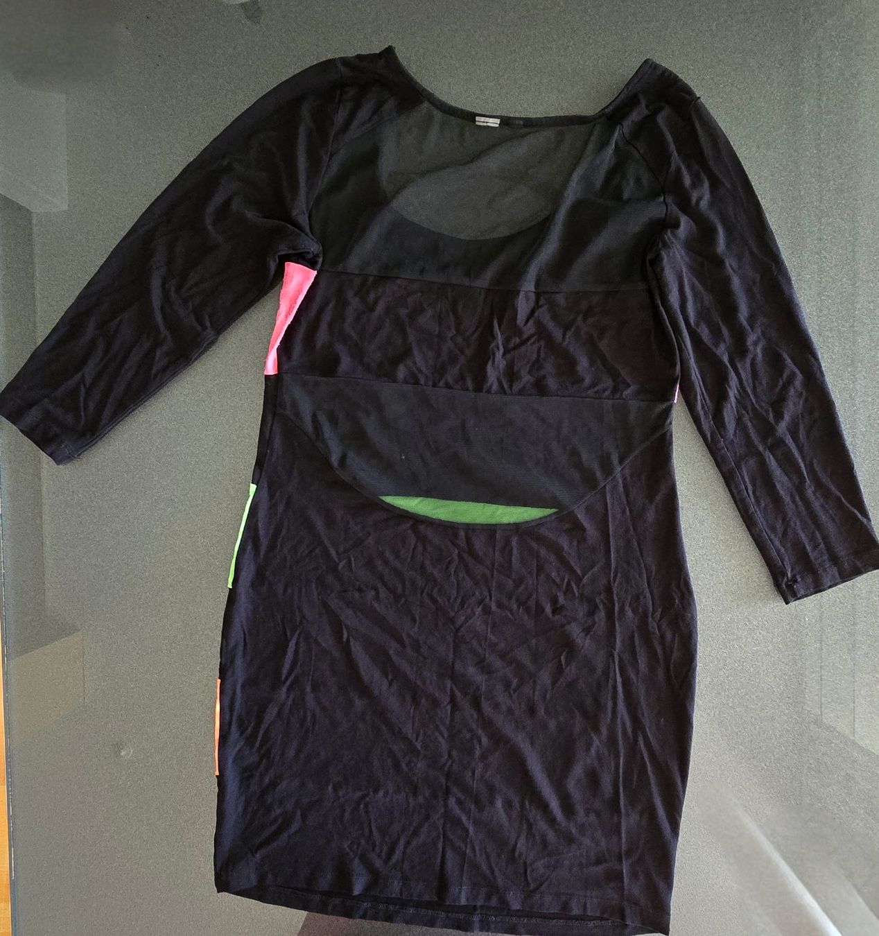 Kleider: Kleid mit Netz am Rücken – Gebraucht aus Meggen von everydaysale 1