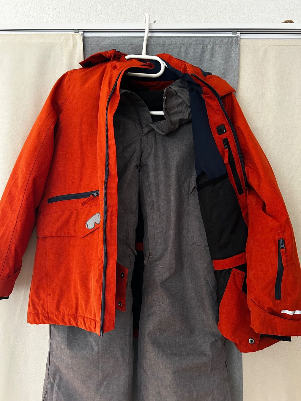 Trevolution Giacche & Cappotti: Ensemble de ski, Trevolution, 152 – Usato da Marin-Epagnier venduto da hibiscus26 2