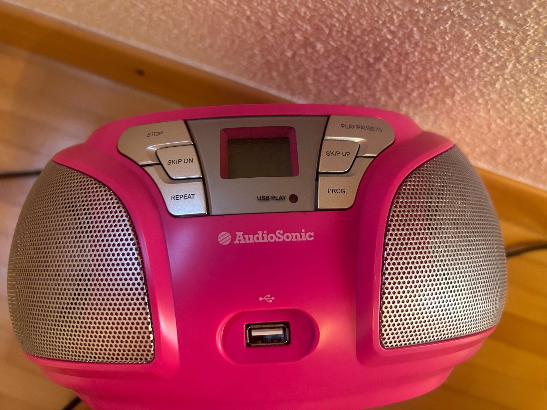 Multimediaplayer & Streamer: Radio/CD Player Pink mit Lichtfunktion – Gebraucht aus Oberarth von gislerku 2