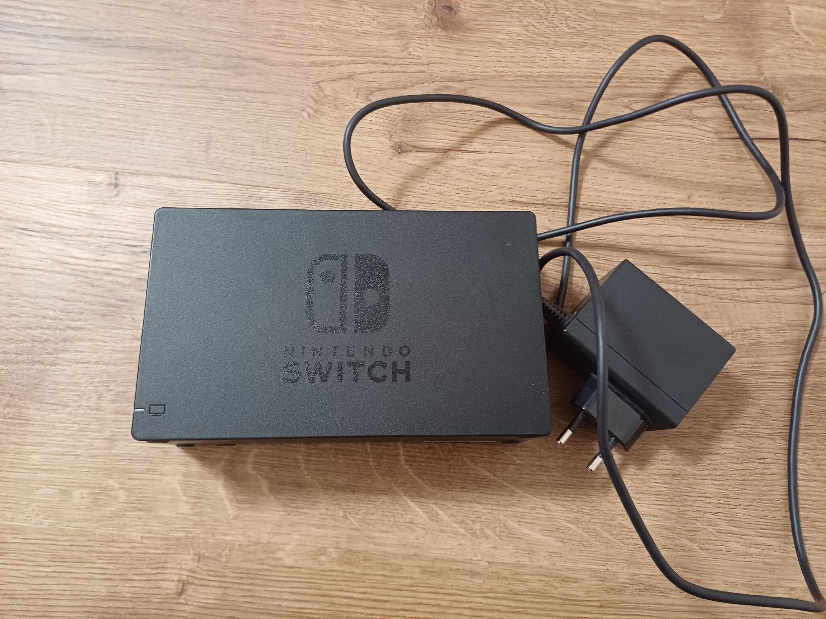 Nintendo Console: Nintendo Switch Docking Station mit Netzteil guter Zustand – Usato da oftringen venduto da napoli84