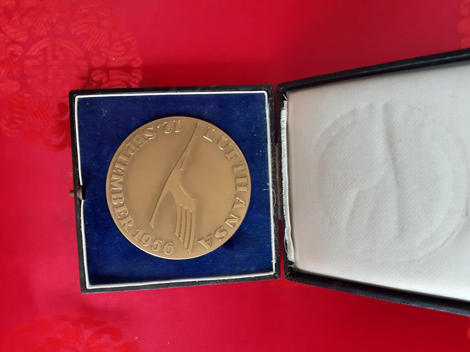 Medaglie: Lufthansa Medaille Orientdienst 12. September 1956 – Nuovo e nell'imballaggio originale da Lugano venduto da fritzliatze 1