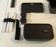 Umami Lunch Box Set, Schwarz, mit Besteck. (nov238)