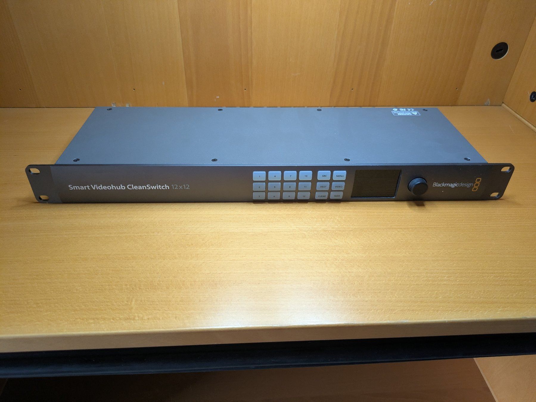 Hub & Switch: Blackmagic Design Smart Videohub CleanSwitch 12x12 – Usato da Neerach venduto da ciegolink