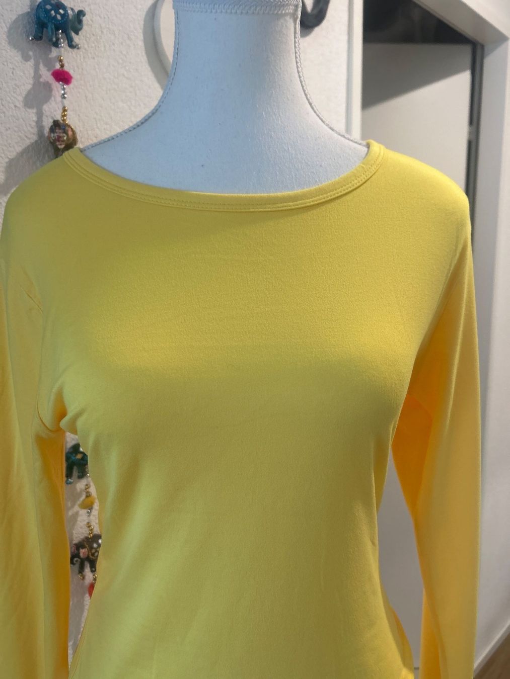 Pulls & Sweat-shirts: Damen Langarmshirt gelb Gr. M – D'occasion à Brunnen par Nala2929 3