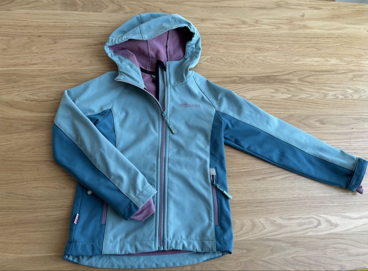 Trollkids Giacche & Cappotti: Trollkids Softshelljacke 128 – Usato da Zürich venduto da S_eva