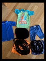 Jungen Badehosen und Shirts Gr 122/128