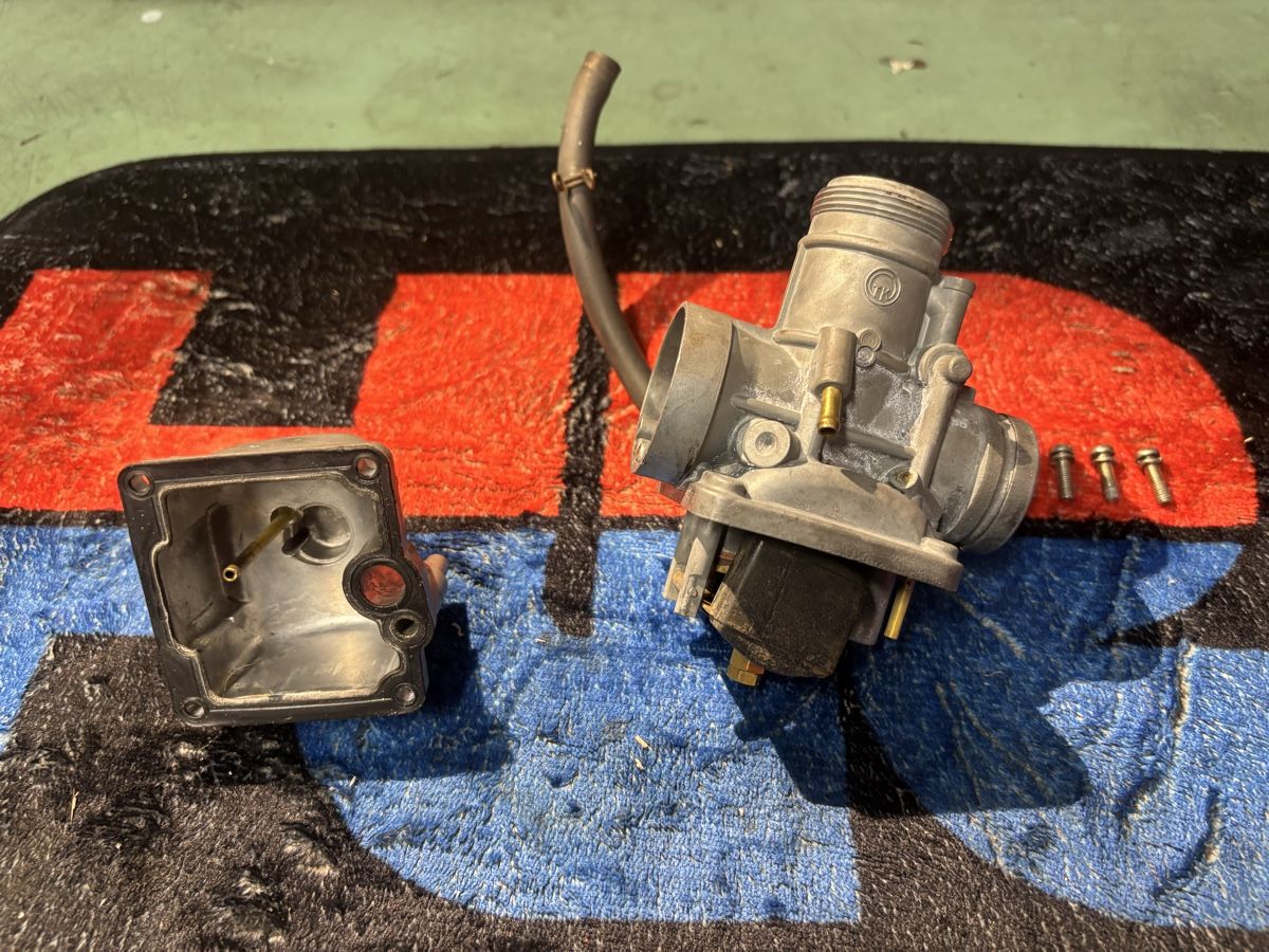 Yamaha Tutti i ricambio per moto: Yamaha XT 125 Carburateur – Usato da Mézières VD venduto da P-M-C 8