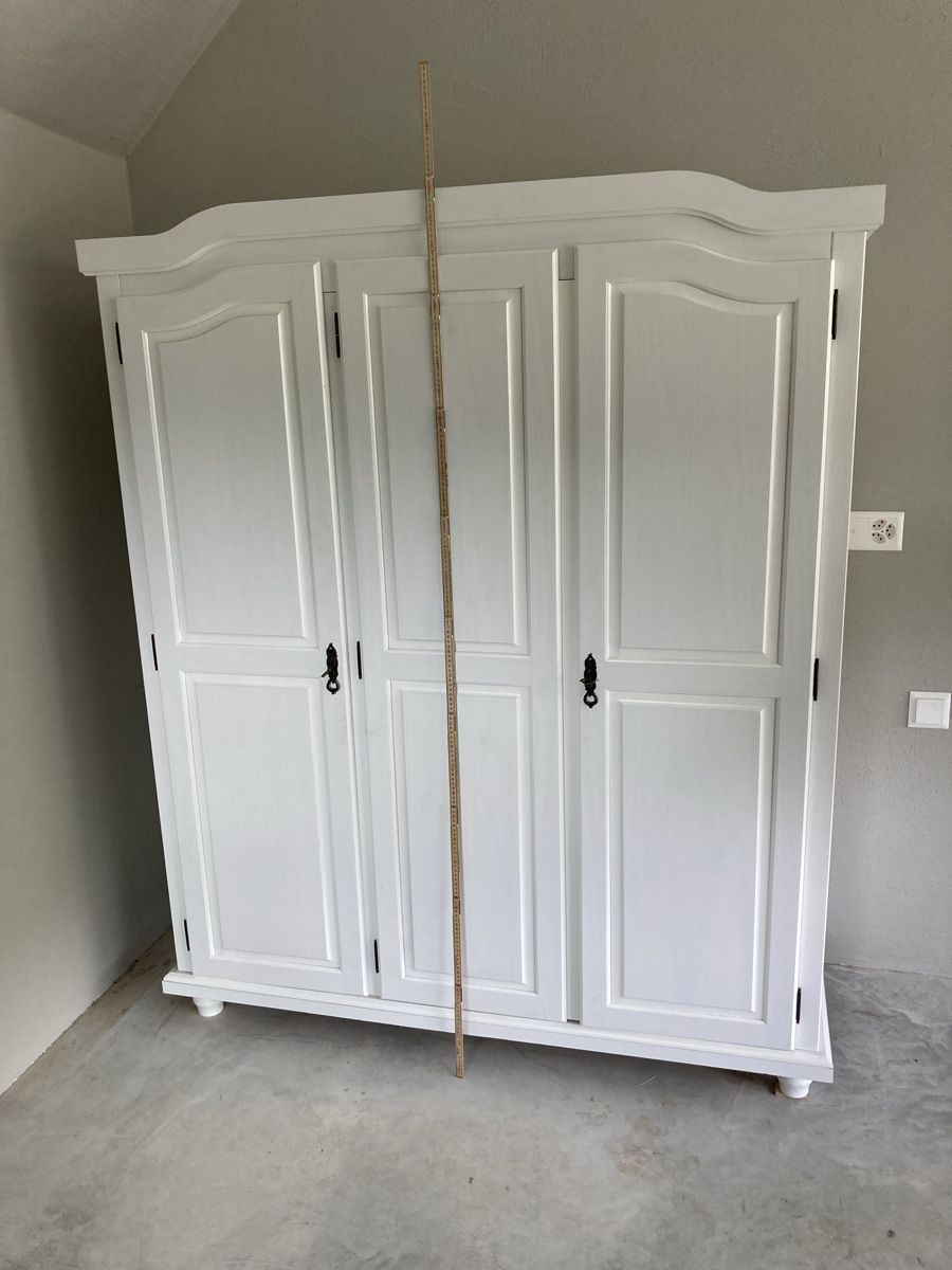 Armadi: Kleiderschrank – Usato da Luthern Bad venduto da Peter686 1