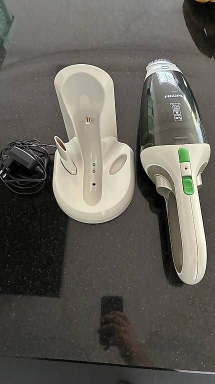 Staubsauger & Zubehör: Philips Handsauger – Gebraucht aus Bottmingen von jul_8nb8