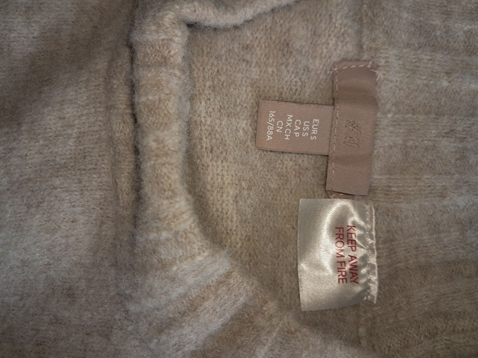 H&M Kleider: Strickkleid H&M beige Grösse S  – Gebraucht aus Spiez von ang_v6lb 2